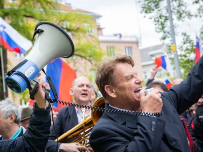 Ljubljana, Trg republike.<br>Shod upokojencev, ki sta ga pripravila ljudska iniciativa Glas upokojencev Slovenije in Institut 1. oktober.<br>Predsednik Instituta 1. oktober Pavel Rupar.