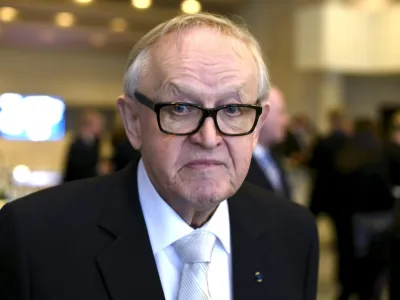 FILED - 02 February 2017, Finland, Helsinki: Martti Ahtisaari, then president of Finland, attends the coffee ceremony at the opening of the 2017 Diet at Finlandia Hall. Former Finnish president and Nobel Peace Prize laureate Martti Ahtisaari has died at the age of 86, Finland's presidential office says. Photo: Martti Kainulainen/Lehtikuva/dpa