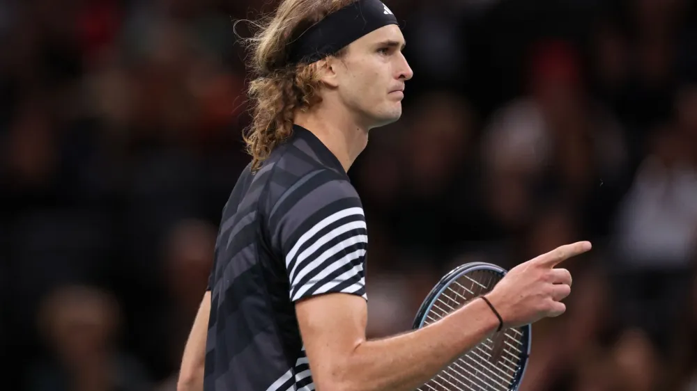 Tennis - ATP Masters 1000 - Paris Masters - AccorHotels Arena, Paris, France - October 31, 2023 Germany's Alexander Zverev reacts during his round of 64 match against Hungary's Marton Fucsovics REUTERS/Stephanie Lecocq