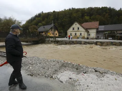 Stahovica - Kamniška bistrica- 27.10.2023 – rdeče vremensko opozorilo na območju severozahodne in jugozahodne Slovenije – neurje, intenzivne padavine – poplave, proženje zemeljskih plazov, //FOTO: Luka Cjuha