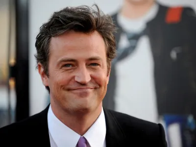 FILE PHOTO: Cast member Matthew Perry attends the premiere of the film "17 Again" in Los Angeles April 14, 2009. REUTERS/Phil McCarten/File Photo