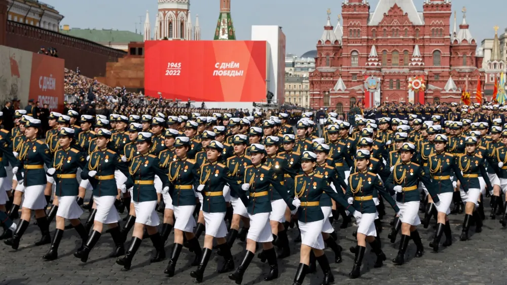 FILE PHOTO: Russian service members march during a rehearsal for a military parade marking the anniversary of the victory over Nazi Germany in World War Two in Red Square in central Moscow, Russia May 7, 2022. REUTERS/Maxim Shemetov/File Photo