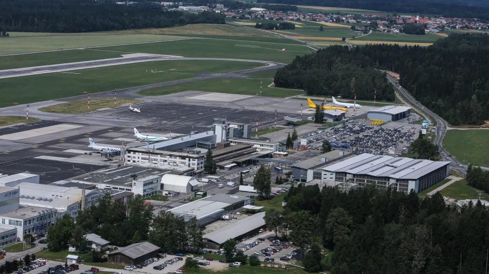 - Fraport Slovenija  - 21.06.2017  Fraport Slovenija - Letaliče Brnik - Vaja kriznega odzivanja v primeru letalske nesreče Zlomljeno krilo 2017 -  //FOTO: Jaka Gasar