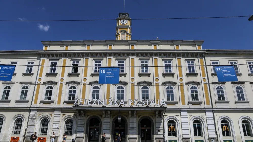 - 09.08.2022 – Železniška postaja Ljubljana – stavba  //FOTO: Luka Cjuha