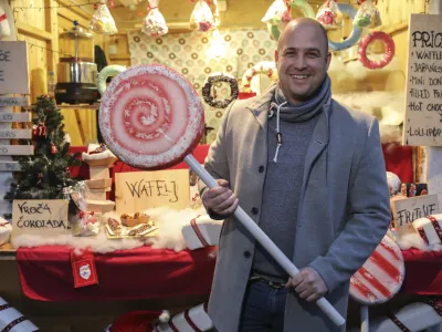 - 21.12.2022 - Veseli December v Ljubljani 2022 – božično novoletni sejem - stojnice //FOTO: Jaka Gasar