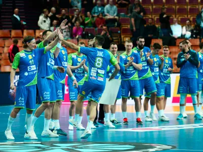 Celje, dvorana Golovec.<br>Moska clanska rokometna reprezentanca.