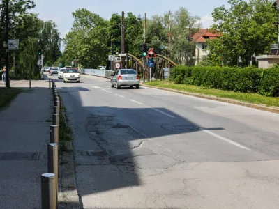 - 13.05.2022 – Grablovičeva ulica – asfaltirana cesta na odseku med Povšetovo in mostom čez Ljubljanico. - //FOTO: Bojan Velikonja