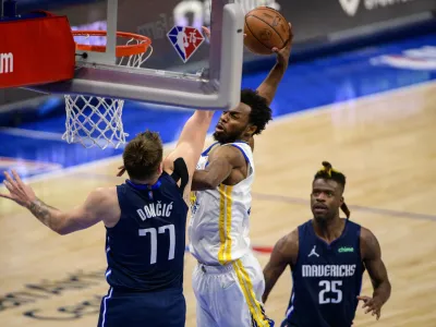 Košarkar Golden Stata Andrew Wiggins je &raquo;živalsko&laquo; zabil prek Luke Dončića.
&nbsp;