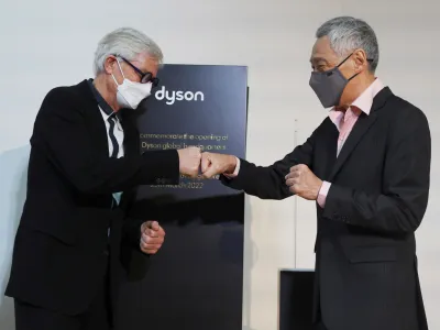 James Dyson and Singapore's Prime Minister Lee Hsien Loong attend the opening ceremony of Dyson's new global headquarters at St James Power Station in Singapore March 25, 2022. REUTERS/Edgar Su