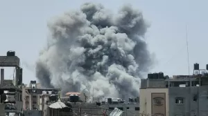 Smoke rises following an Israeli strike, amid the ongoing conflict between Israel and the Palestinian Islamist group Hamas, in Jabalia refugee camp in the northern Gaza Strip, May 18, 2024. REUTERS/Rami Zohod  BEST QUALITY AVAILABLE.   TPX IMAGES OF THE DAY