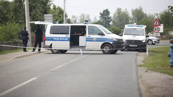 U prometnoj nesreći u kojoj je sudjelovalo teretno vozilo, a koja se oko 12:05 sati dogodila u Rugvičkoj ulici u Dugom Selu, poginulo je dijete. Očevid je u tijeku. Photo: Emica Elvedji/PIXSELL