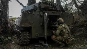 A Ukrainian serviceman prepares to fire a 2S1 Gvozdika self propelled howitzer towards Russian troops, amid Russia's attack on Ukraine, at a position in the Donetsk region, Ukraine May 21, 2024. REUTERS/Oleksandr Ratushniak