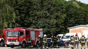 25.05.2024., Zagreb - U sumi juzno od Kerestinca pao je manji sportski zrakoplov. Na teren su izasle dezurne sluzbe te je mjesto dogadjaja osigurano. Vatrogasci na mjestu nesrece. Photo: Igor Kralj/PIXSELL