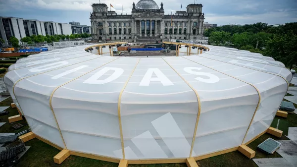 30 May 2024, Berlin: A general view of the Adidas Arena for the European Football Championship is being built on the Reichstag meadow in front of the Reichstag building. Photo: Kay Nietfeld/dpa