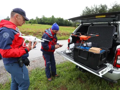 Šele iskanje razbitin letala z dronom je prineslo uspeh. F Pixsell