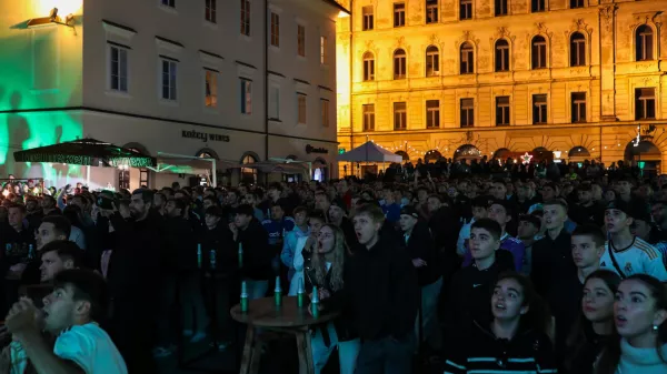 01.06.2024. - Ogled finalne tekme Lige prvakov v nogometu me Borrusio Dortmund in Real Madrididom na Pogačarjevem trgu v Ljubljani. //FOTO: Bojan Velikonja