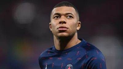 FILED - 03 November 2021, Saxony, Leipzig: PSG's Kylian Mbappe looks on before the start of the UEFA Champions League Group A soccer match between RB Leipzig and Paris Saint-Germain at Red Bull Arena. Photo: Robert Michael/dpa-Zentralbild/dpa