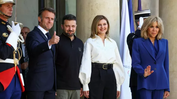 French President Emmanuel Macron and his wife Brigitte Macron meet with Ukraine's President Volodymyr Zelenskiy with his wife Olena Zelenska at the Elysee Palace in Paris, France June 7, 2024. REUTERS/Hannah McKay