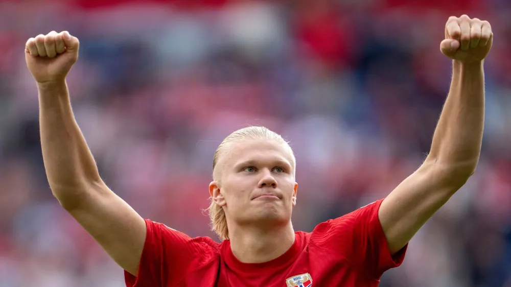 Soccer Football - UEFA Nations League - Group H - Norway v Sweden - Ullevaal Stadion, Oslo, Norway - June 12, 2022 Norway's Erling Braut Haaland celebrates after the match Javad Parsa/NTB via REUTERS  ATTENTION EDITORS - THIS IMAGE WAS PROVIDED BY A THIRD PARTY. NORWAY OUT. NO COMMERCIAL OR EDITORIAL SALES IN NORWAY.