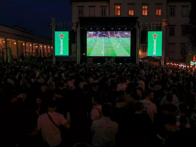 01.06.2024. - Ogled finalne tekme Lige prvakov v nogometu me Borrusio Dortmund in Real Madrididom na Pogačarjevem trgu v Ljubljani. //FOTO: Bojan Velikonja