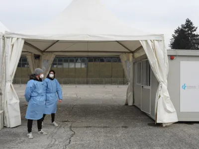 - 27.01.2022 – Vojašnica Edvarda Peperka, Leskoškova cesta 7 v Ljubljani – nova točka za brezplačno PCR testiranje po pozitivnem HAGT (hitrem antigenskem) testu, ter HAGT (hitro) testiranje - Epidemija koronavirus covid-19 //FOTO: Bojan Velikonja