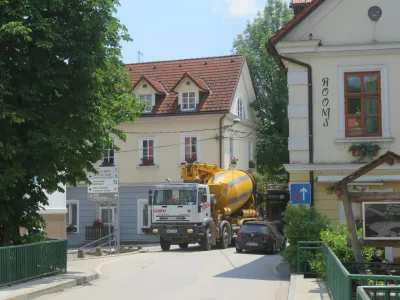 V Dolenjskih Toplicah se bodo po zgraditvi obvoznice rešili predvsem ozkega grla pri mostu v središču kraja.