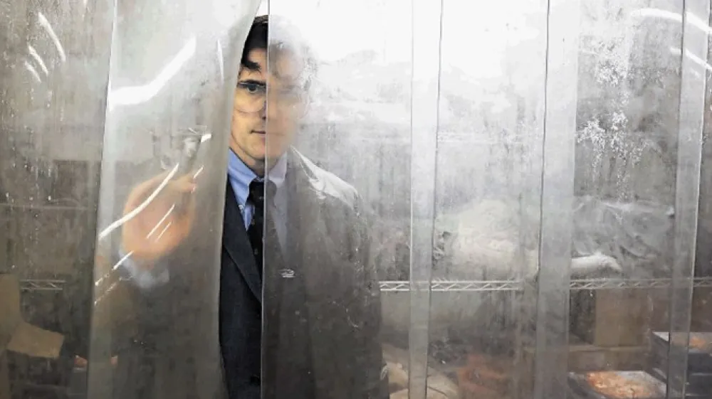 Serijskega morilca v novem filmu Larsa von Trierja z naslovom Jackova hiša, ki te dni razburja Cannes, je odigral Matt Dillon.