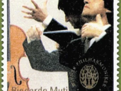 Scalo  bodo  ponovno odprli Dunajski filharmoniki pod vodstvom dirigenta Riccarda Mutija. Ta je leta 2004 dobil  tudi  svojo   znamko.
