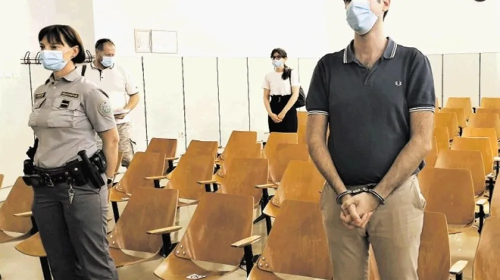 V zagovoru ves čustven, ob obrazložitvi pa navzven hladen. Na 23 let obsojeni Luka Vlaović.