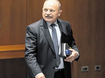 Branko Simonovič je zapustil DeSUS, ostaja pa zaenkrat član poslanske skupine.