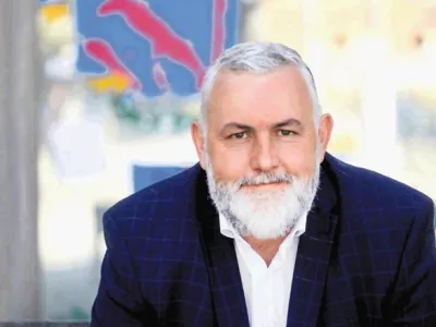 Vodja Združenja industrije pijač in predsednik uprave Radenske Marian Šefčovič poudarja,  da z obstoječim sistemom zbiranja odpadne embalaže ne zberemo dovolj materiala, kar ga zberemo, pa pogosto ni dovolj čist za predelavo.