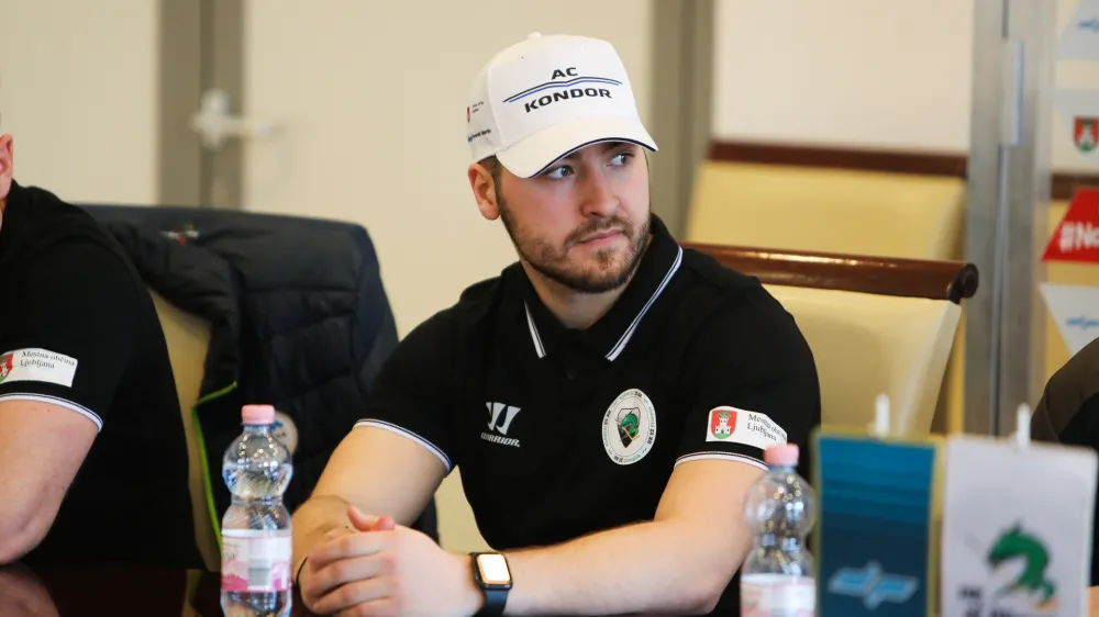 hokejist Rok Kapel<br><br>- 07.03.2022  Hokejski klub HK S Olimpija - novinarska konferenca pred začetkom četrtfinala v ligi ICEHL.<br> <br>//FOTO: Bojan Velikonja