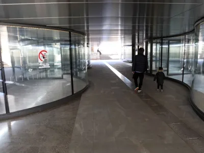 - 10.03.2022 – prenovljen Plečnikov podhod v Ljubljani – prenovljene talne, stropne in stenske površine, urejeni lokali in javne sanitarije //FOTO: Tomaž Skale