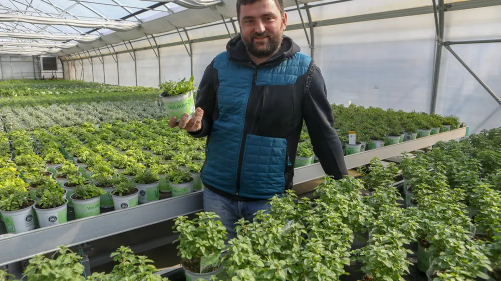 - 11.03.2022 - Borut Jovan – chef, pridelovalec zelenjave in izdelovalec ajvarjev, marmelad in podobnih izdelkov pod blagovno znamko Heart Made  //FOTO: Luka Cjuha