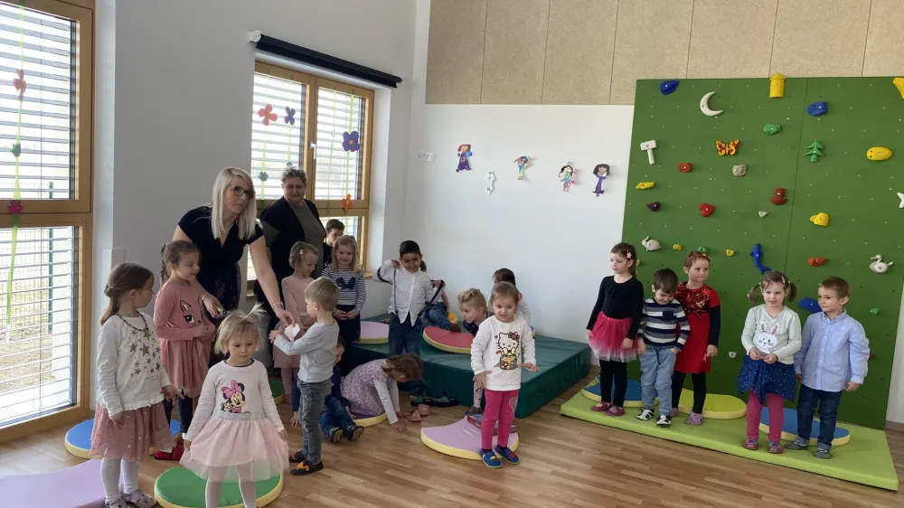 Nov vrtev Biba v Bitnjah, MO Kranj, telovadnica, otroci