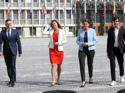 predsednik LM Marjan arecpredsednica SD Tanja Fajon koordinator Levice Luka Mesecpredsednica SAB Alenka Bratuek- 28.09.2021 - podpis sporazuma o povolilnem sodelovanju strank LM, SD, Levica in SAB - //FOTO: Toma Skale