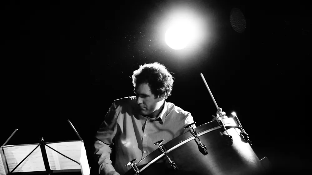 Izvrsten tolkalec Jože Bogolin bo 20. aprila v Viteški dvorani Križank nastopil s trobentačem Francijem Kosijem. Dogodek sodi v sklop Koncertni atelje Društva slovenskih skladateljev, s čimer se skladatelji pridružujejo praznovanju slovenske glasbe, 36. Slovenskim glasbenim dnevom.