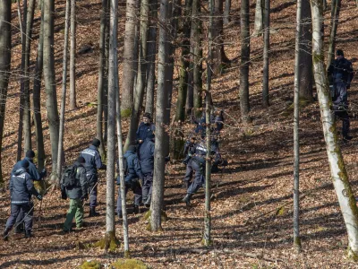 Pričali... F Luka Cjuha R