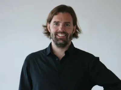 - 13.06.2017 - Uro&scaron; &Scaron;kerl Kramberger, komentator - notranja<br><br><br><br>- Dnevnik 2017 - portreti za komentarje in kolumne - kolumnisti - novinarji - novinar<br><br><br><br>//FOTO: Toma Skale