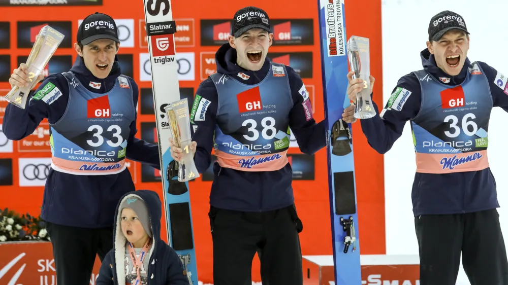 Peter Prevc, Žiga Jelar, Anže Lani&scaron;ek- 25.03.2022 &ndash; Smučarski skoki Planica 2022 - FIS finale svetovnega pokala v poletih &ndash; posamična tekma//FOTO: Luka Cjuha