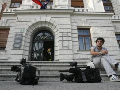 Negativna mnenja komisije za etiko in integriteto so v osebne mape sodnikov vlagali le slabo leto in pol.&nbsp;