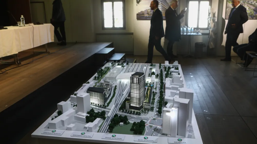 - 11.04.2022 - predstavitev projekta izgradnje Potniškega centra Ljubljana - Emonika //FOTO: Luka Cjuha