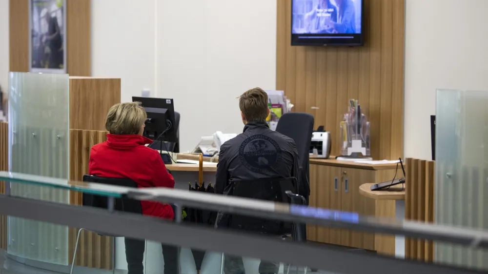 - banka, svetovanje, poslovanje, denar, kredit- 29.10.2018, NLB, Trg republike 2 - Z dananjim dnem so v okviru javne ponudbe delnic NLB (IPO) vrednostni papirji na voljo malim vlagateljem.FOTO: Matja Rut