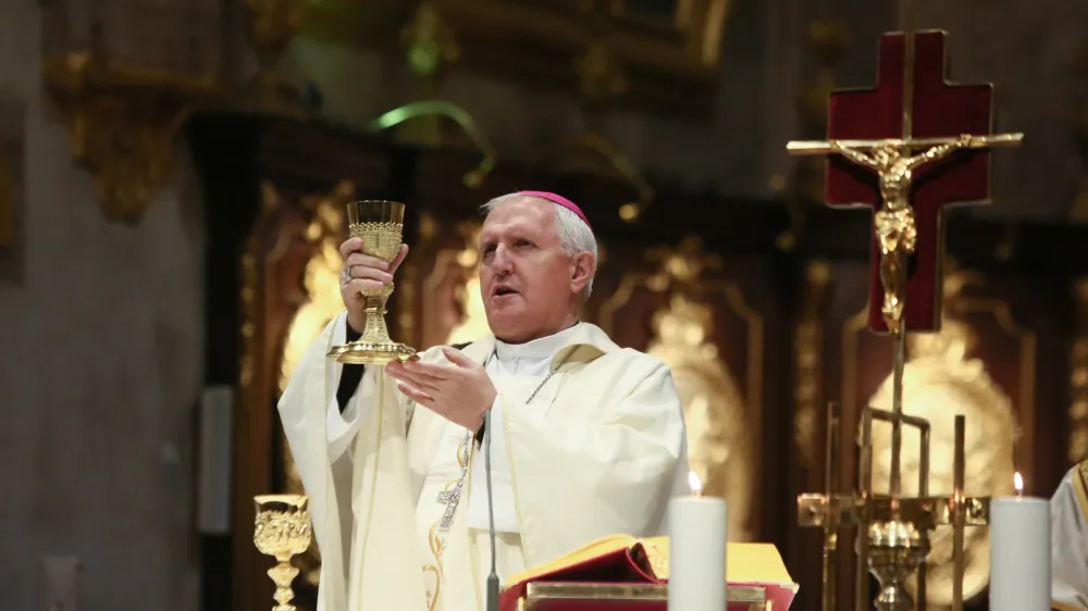 predsednik SK in ljubljanski nadkof metropolit msgr. Stanislav Zore- 26.11.2018  Slovenska kofovska konferenca (SK) - plenarna seja - poleg slovenskih kofov so se udeleili tudi delegati iz sosednjih kofovskih konferenc - maa //FOTO: Luka Cjuha.