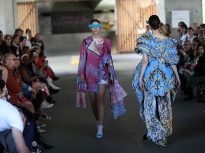 - 14.04.2022 – Fabianijev most – Ljubljanski teden mode – modni sprehod po Ljubljani - modna revija študentov KOTO, OTGO, NTF, //FOTO: Tomaž Skale