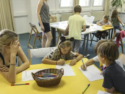 - 27.07.2021 - Počitniko varstvo za otroke od 1. do 5. razreda O: Jaz, novinar 2021 - Socialna akademija, zavod za izobraevanje, raziskovanje in kulturo, Traka cesta 132 v Ljubljani<br><br><br> <br><br><br>//FOTO: Jaka Gasar