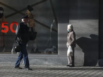 simbolična fotografija - upokojenci- 13.01.2022  upokojenci//FOTO: Luka Cjuha.