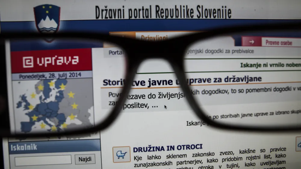 E - uprava, spletni portal javne uprave, javna uprava   //FOTO: Luka Cjuha..
