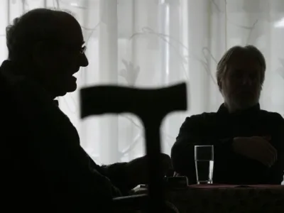 Zakon o dolgotrajni oskrbi, ki je bil sprejet lani, je po mnenju stroke vsebinsko nedodelan in brez dolgoročnega vira financiranja. Reševanje tega problema je aktualna vlada prenesla na novo.