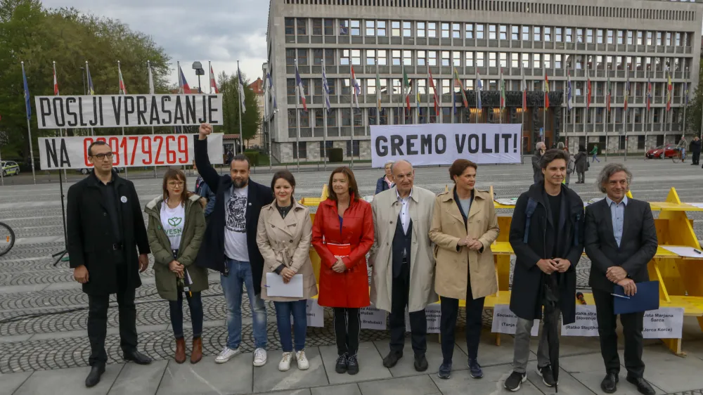 - 15.04.2022 &ndash; Parlamentarne volitve 2022 - Veliko javno predvolilno soočenje političnih strank z ljudstvom IZ OČI V OČI v organizaciji Iniciative Glas ljudstva - Trg republike v Ljubljani  //FOTO: Luka Cjuha